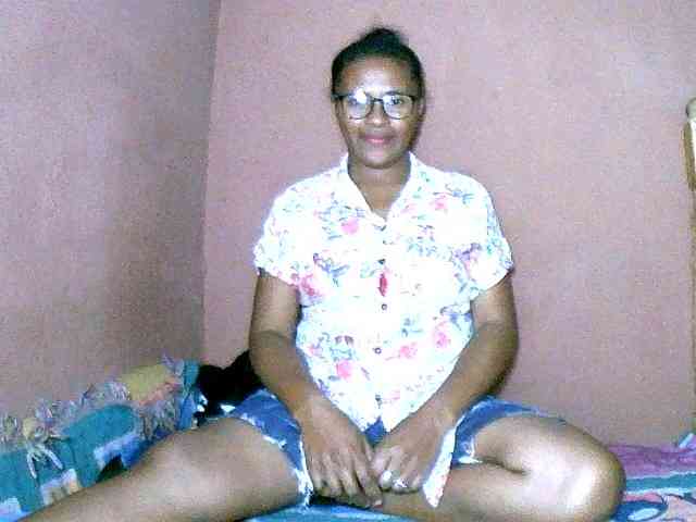 Nirinah2710 webcam