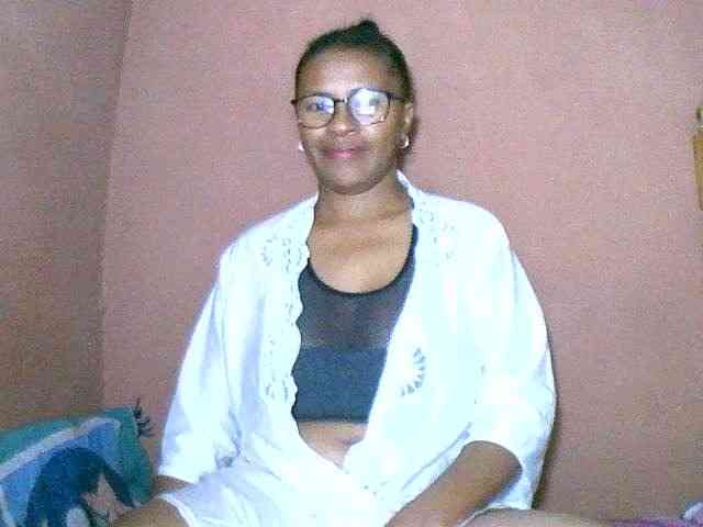 Nirinah2710 webcam