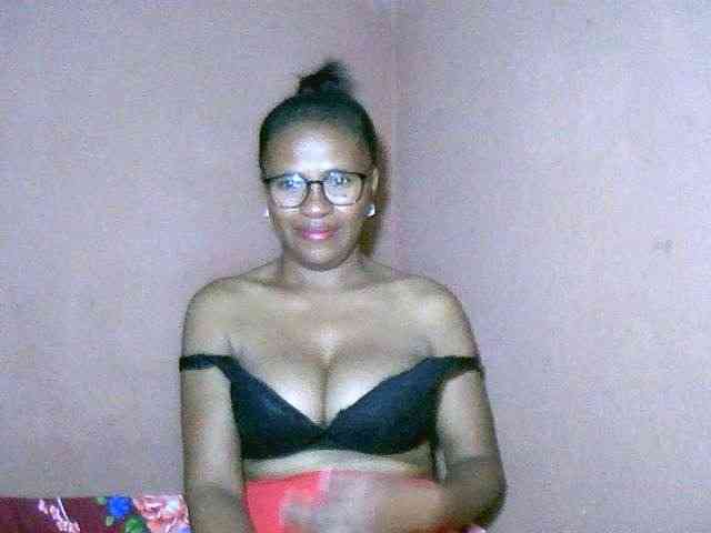 Nirinah2710 webcam