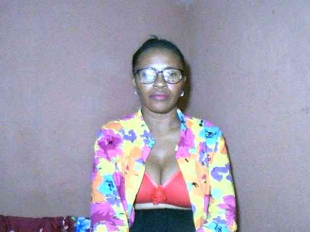 Nirinah2710 webcam