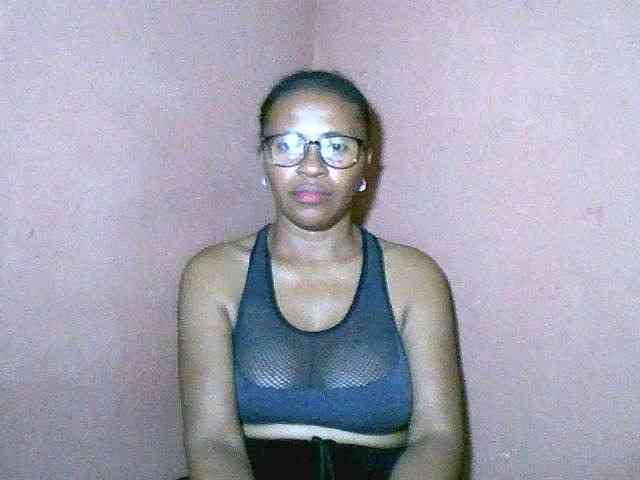Nirinah2710 webcam