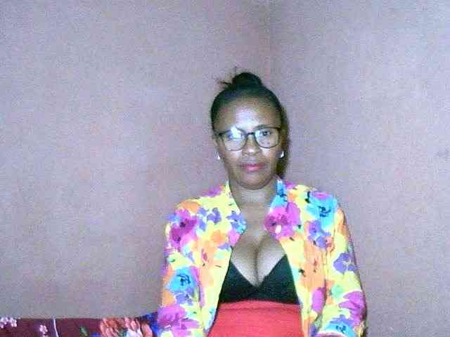 Nirinah2710 webcam