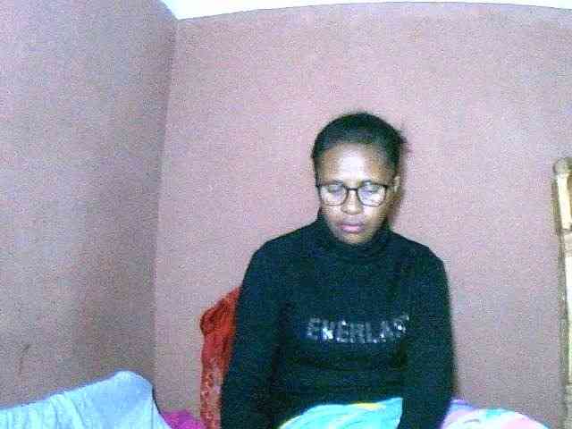 Nirinah2710 webcam