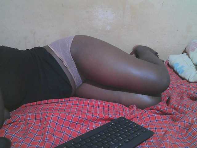 le modèle dark-princess1 est en webcam porno dans un show sur le site bongacams, il possède les tags suivants: Ebony,Brunette,Trimmed