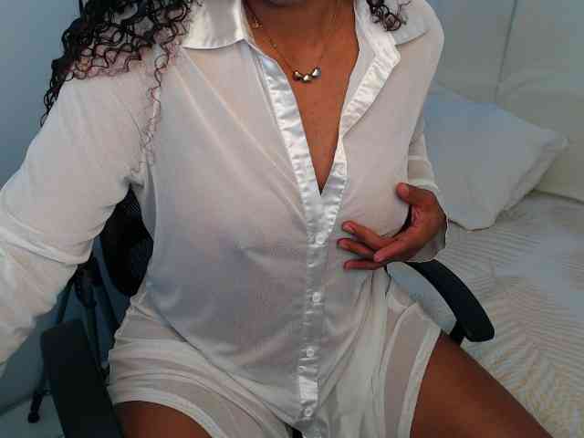 Amalia1893 webcam