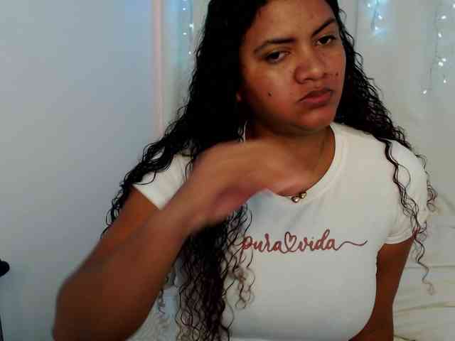 Amalia1893 webcam