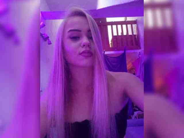 Shaved white, Shaved teens, Group chat for 20 39 tokens, Full privates for ..., women dildoing 7