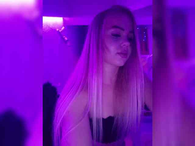 Shaved white, Shaved teens, Group chat for 20 39 tokens, Full privates for ..., mobile c 7