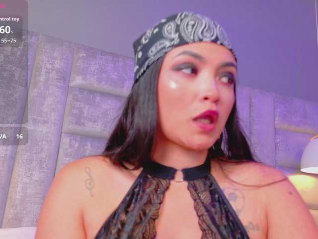 AteneaRoldan's BongaCams show and profile