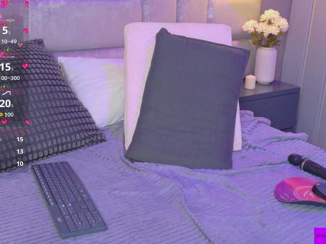 AteneaRoldan's BongaCams show and profile