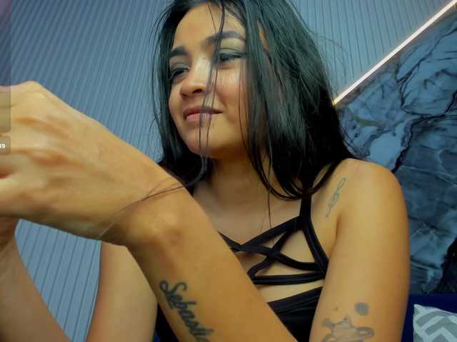 AteneaRoldan's BongaCams show and profile