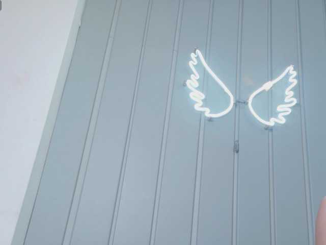 AteneaRoldan's BongaCams show and profile