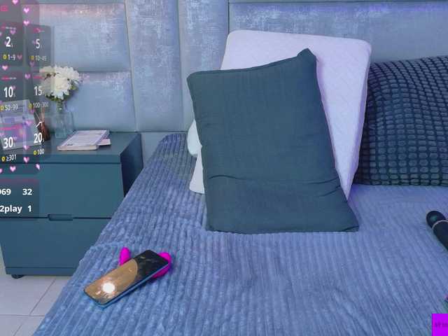 AteneaRoldan's BongaCams show and profile