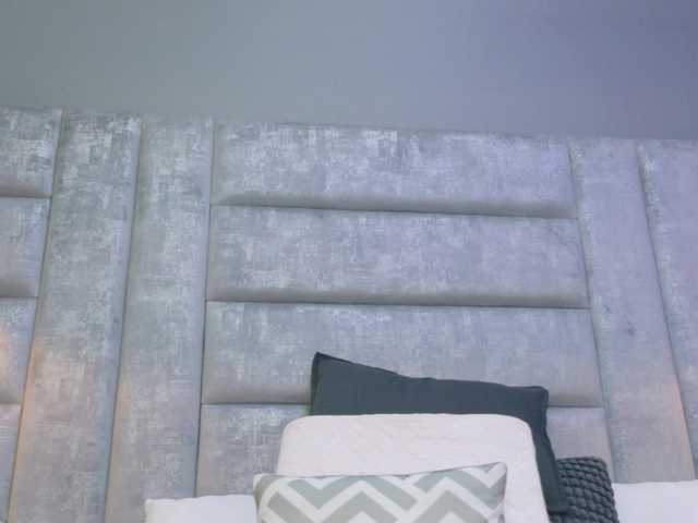 AteneaRoldan's BongaCams show and profile