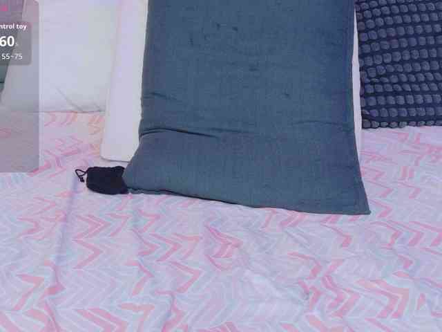 AteneaRoldan Live Webcam on BongaCams