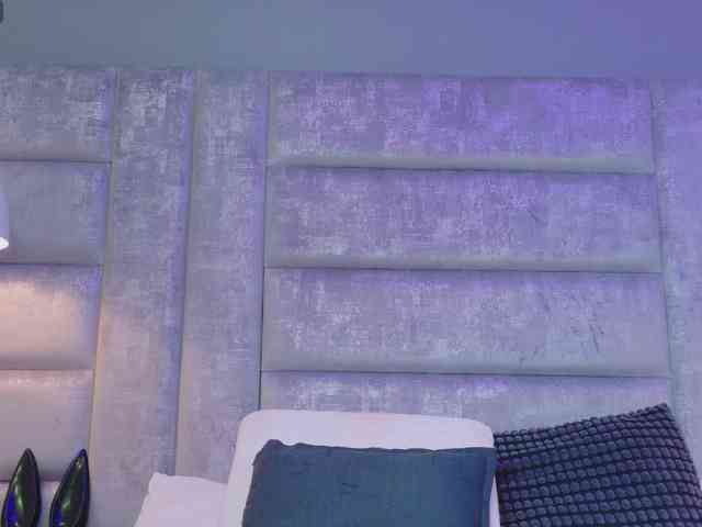 AteneaRoldan Live Webcam on BongaCams