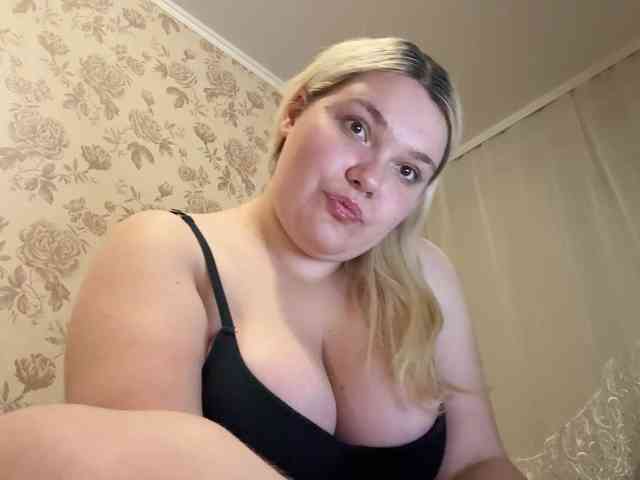 esleyy-boobs webcam
