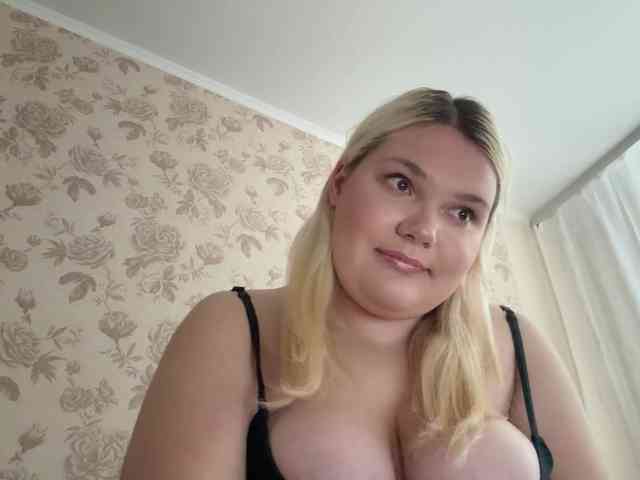 esleyy-boobs webcam