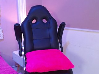 PetiteLuxury Porn Show