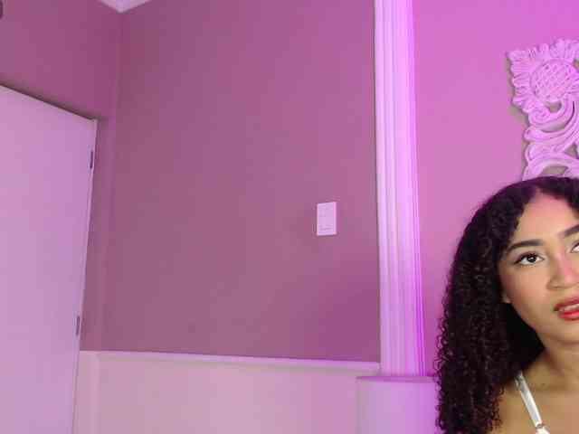 free live cam chat PetiteLuxury