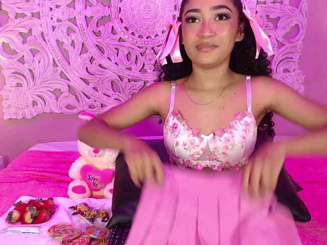 PetiteLuxury webcam