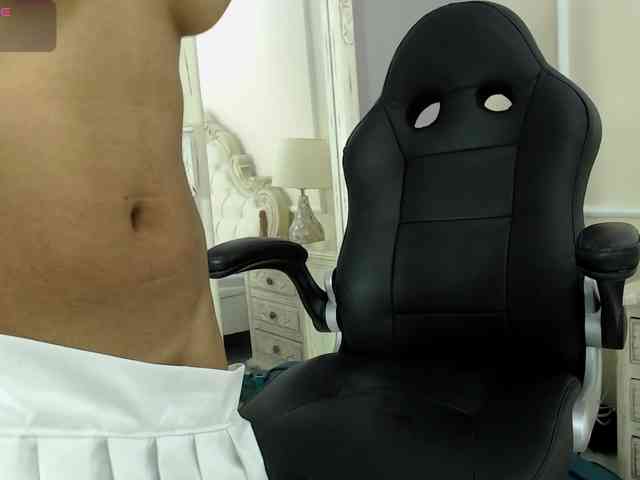 PetiteLuxury webcam