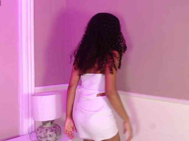 PetiteLuxury webcam