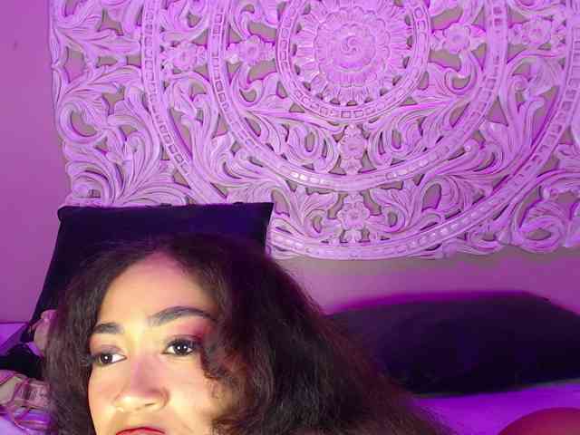 PetiteLuxury webcam