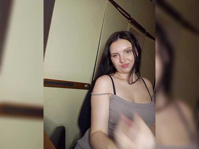 Mira-5a's BongaCams show and profile