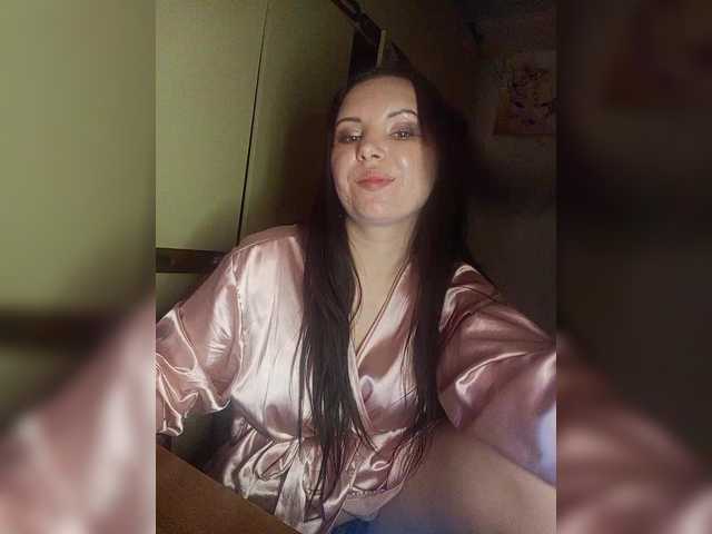 Mira-5a's BongaCams show and profile