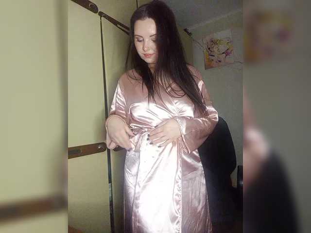 le modèle CAMA-CEKC est en webcam porno dans un show sur le site bongacams, il possède les tags suivants: White/Caucasian,Brunette,Shaved