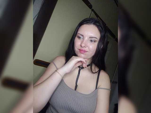 Mira-5a's BongaCams show and profile