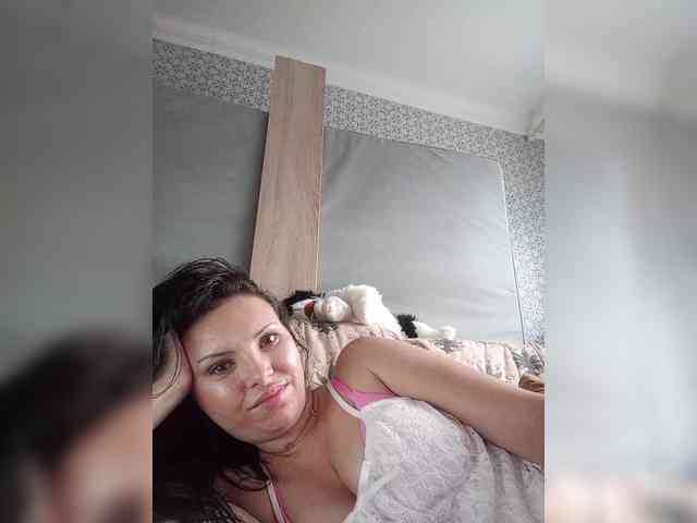 Mira-5a Live Webcam on BongaCams