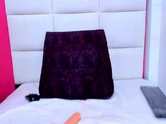 Violetta-hot69 webcam