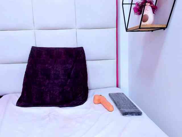 Violetta-hot69 webcam
