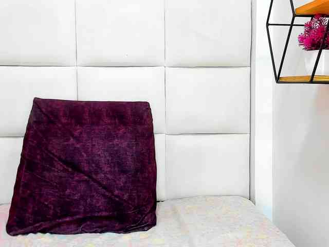 Violetta-hot69 webcam