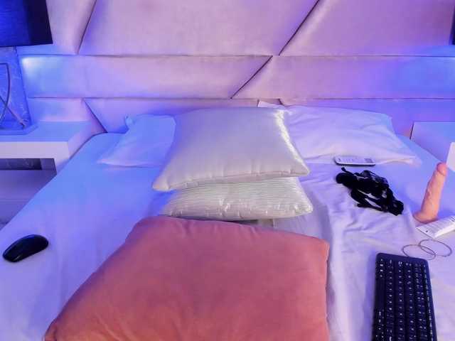 Discover BellaMonet from BongaCams