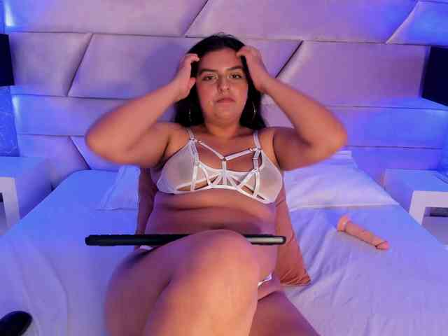 naked chat room BellaMonet