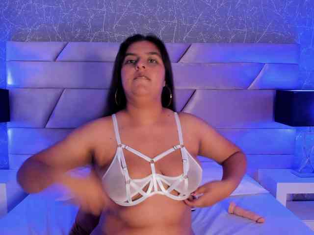 free webcam chat BellaMonet