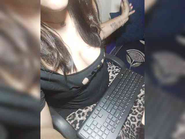 Sexxybhabhi1411 webcam