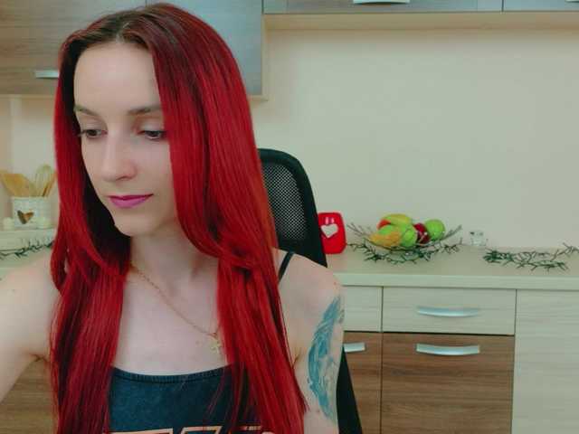 Julia-Jae's BongaCams show and profile