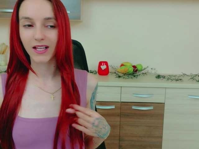 Julia-Jae's BongaCams show and profile