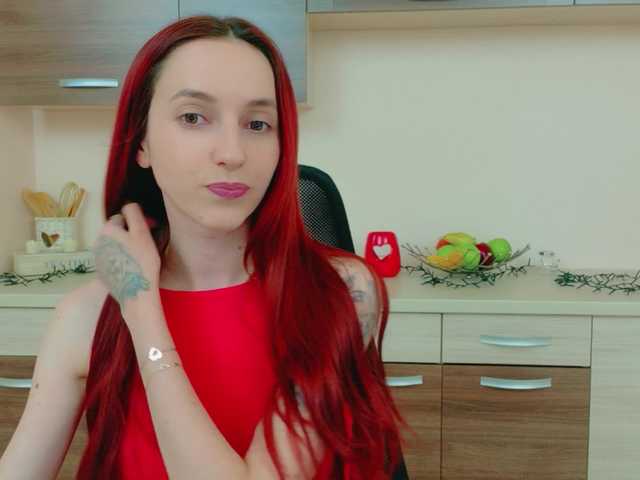 Julia-Jae's BongaCams show and profile