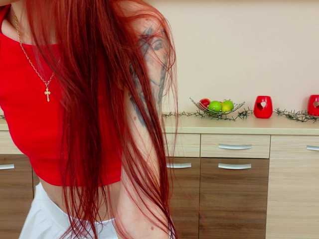 Julia-Jae's BongaCams show and profile