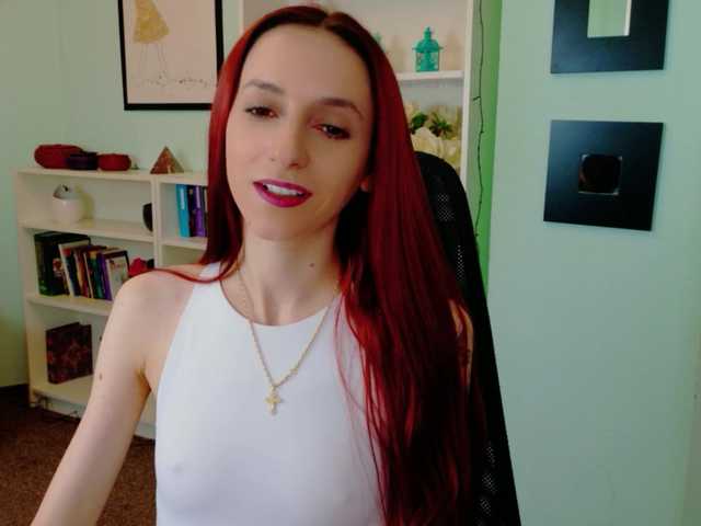 Julia-Jae's BongaCams show and profile