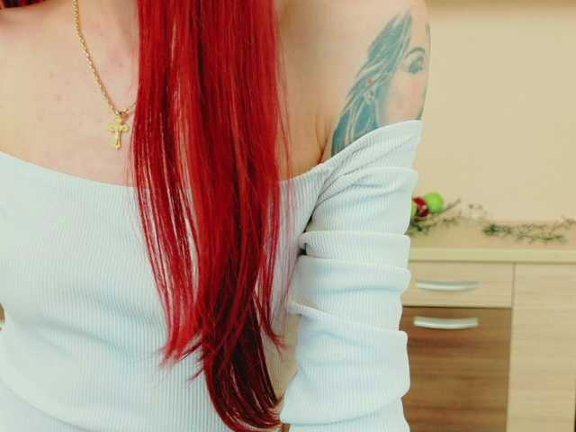 Julia-Jae's BongaCams show and profile