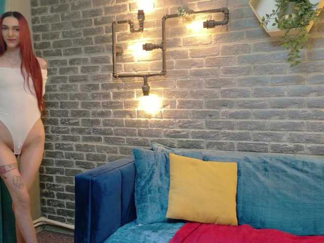 Julia-Jae's BongaCams show and profile