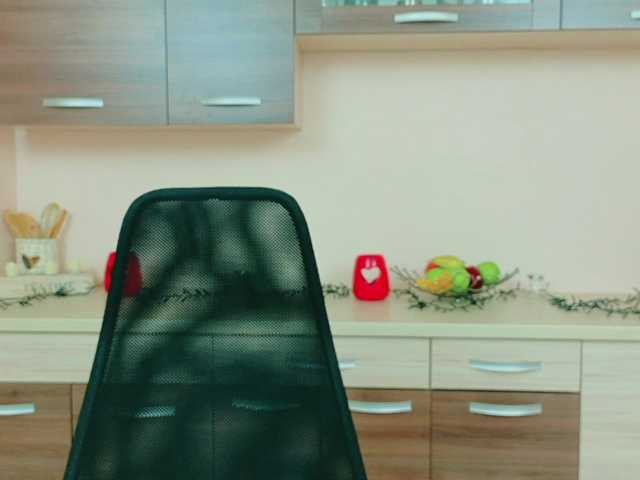 Julia-Jae's BongaCams show and profile