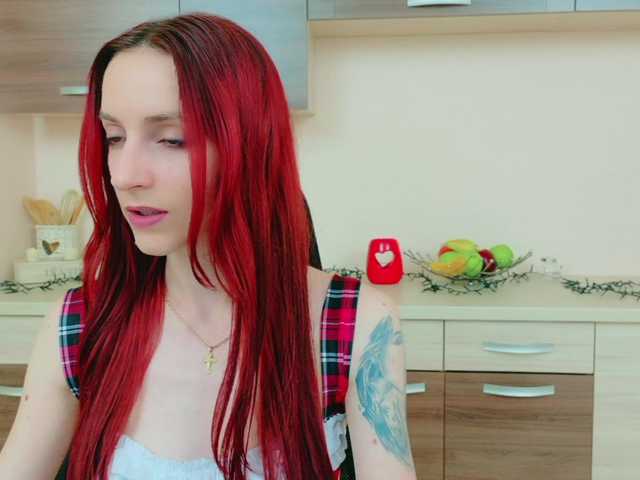 Julia-Jae's BongaCams show and profile