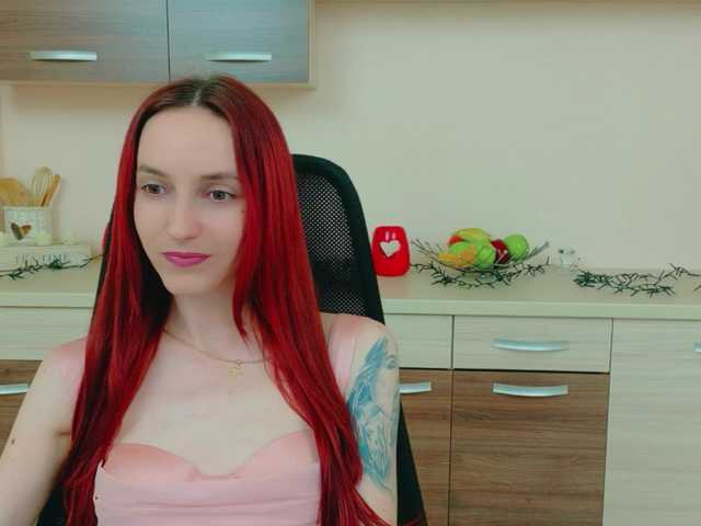 Julia-Jae's BongaCams show and profile